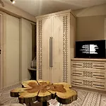 Paryzanka Basen 리조트 포로닌