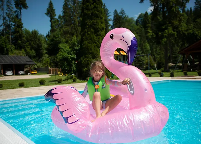 Paryzanka Basen 度假村 波罗宁